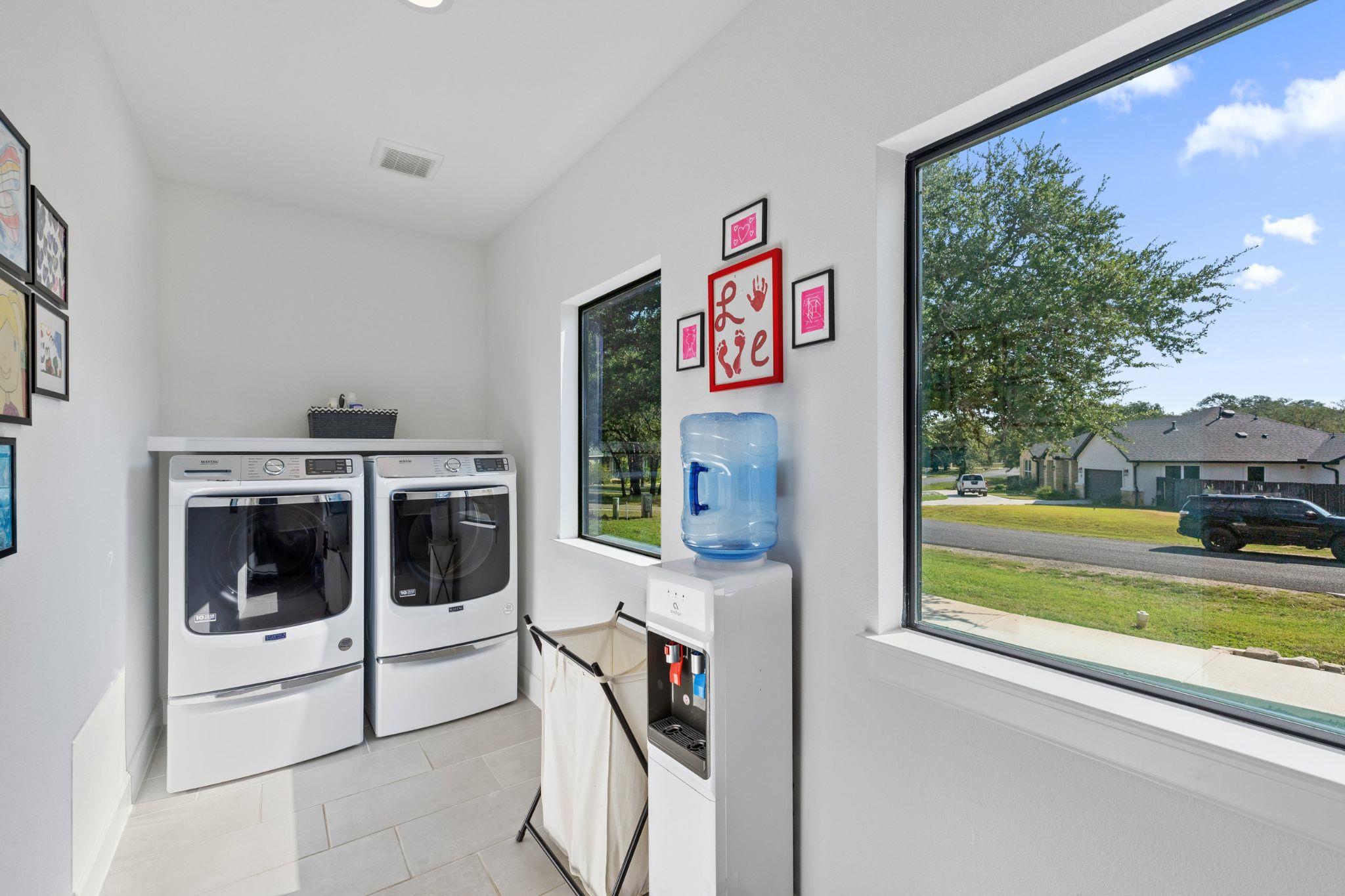 114 Winding Oak Dr, Johnson City, TX 78636