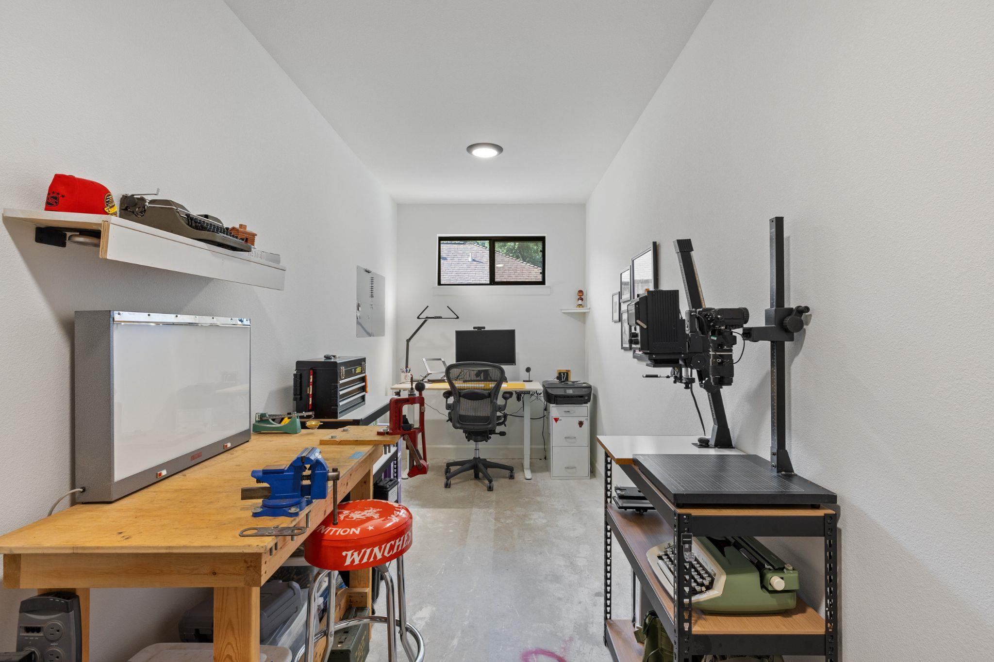 114 Winding Oak Dr, Johnson City, TX 78636