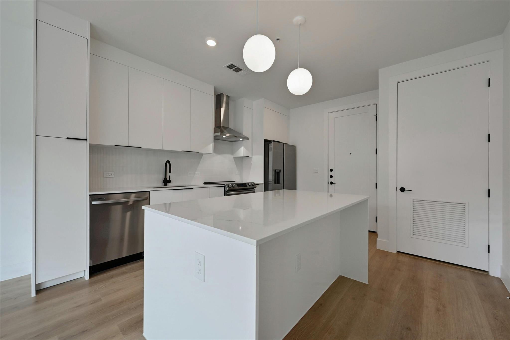 1701 Simond Ave # 328, Austin, TX 78723