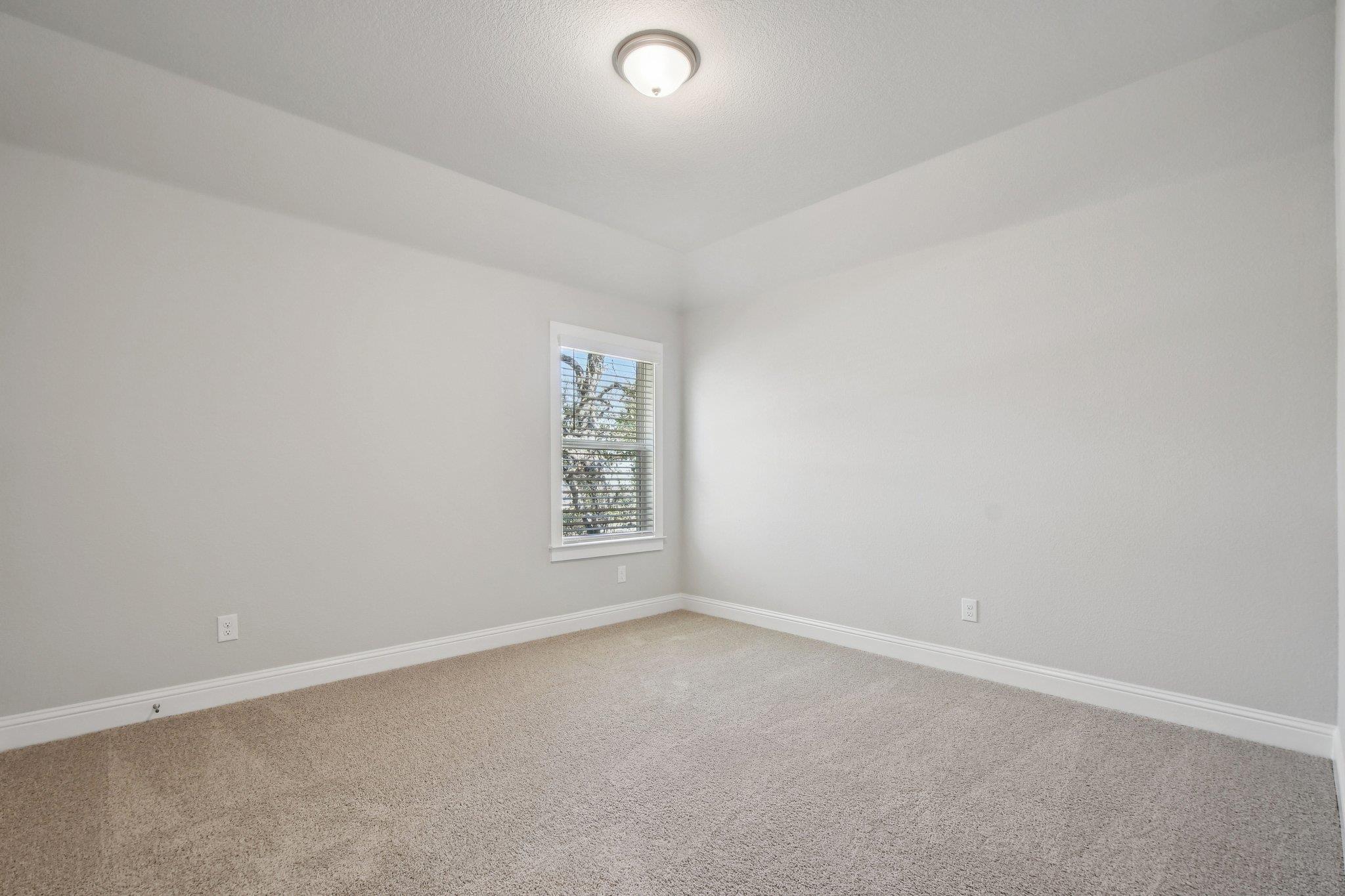 2605 Sam Bass Rd # 111, Round Rock, TX 78681