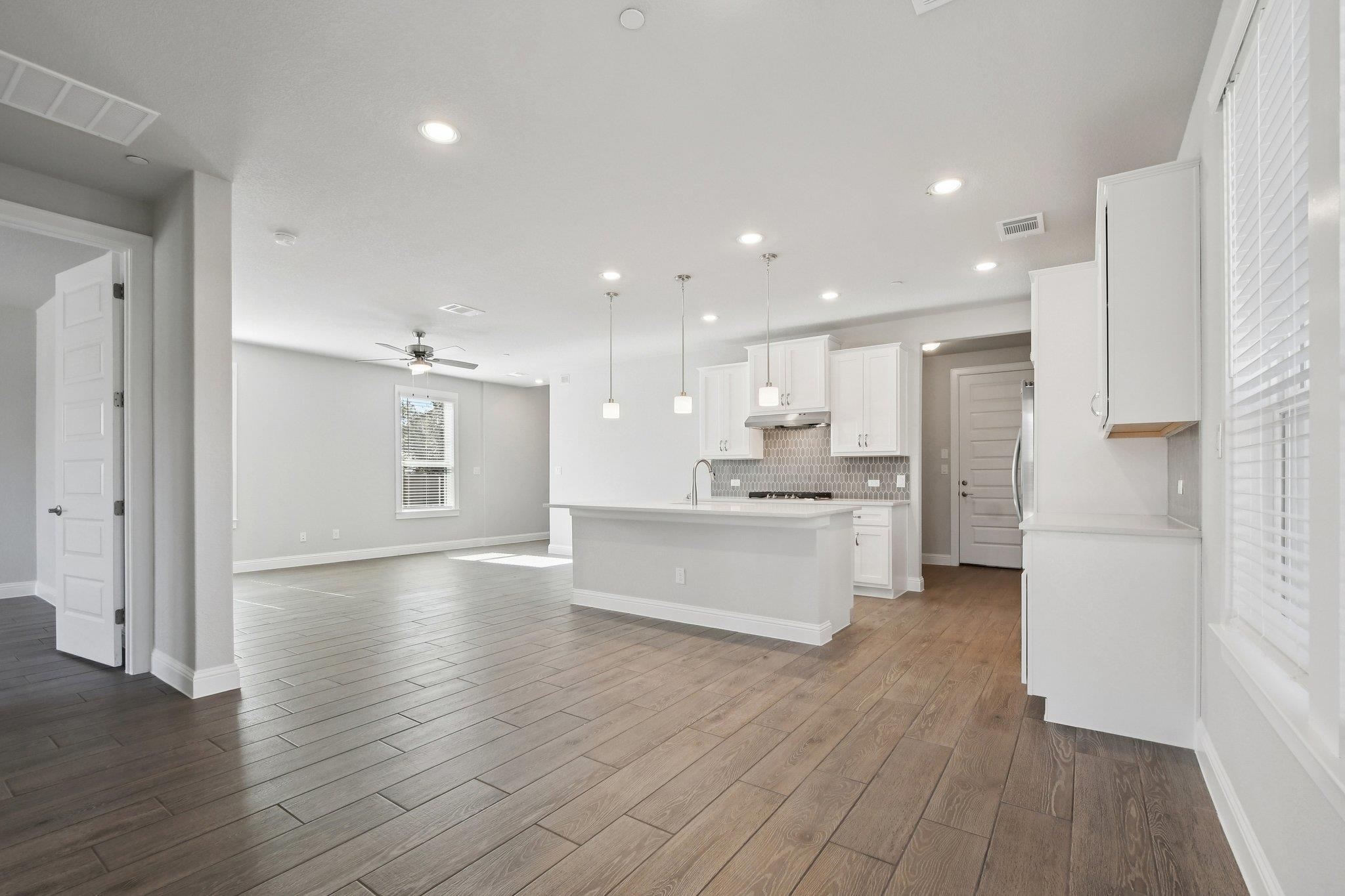 2605 Sam Bass Rd # 111, Round Rock, TX 78681