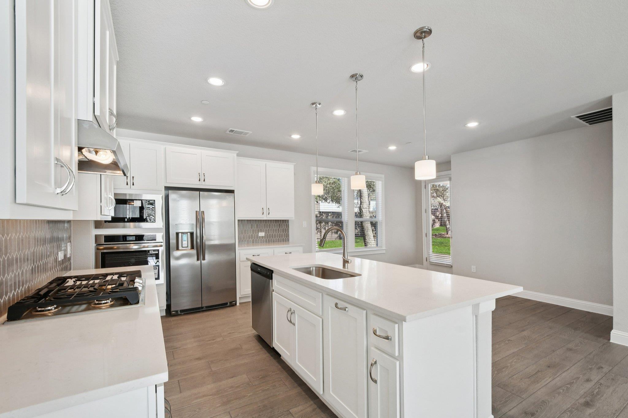 2605 Sam Bass Rd # 111, Round Rock, TX 78681