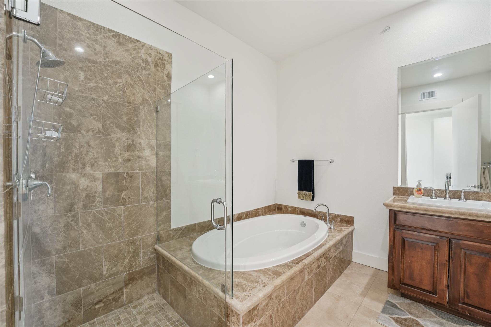 1101 Ivean Pearson Rd # E203, Lago Vista, TX 78645