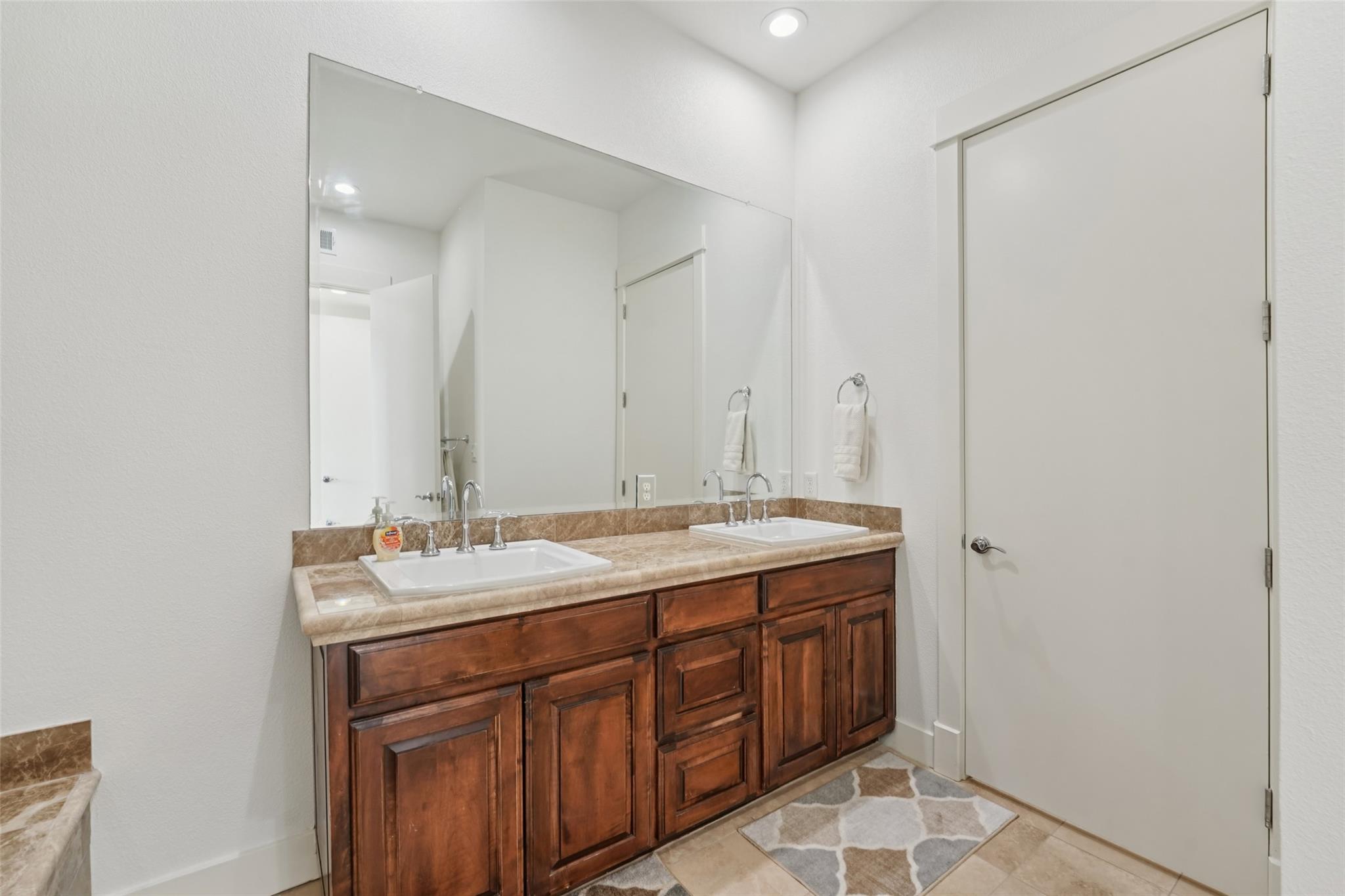 1101 Ivean Pearson Rd # E203, Lago Vista, TX 78645