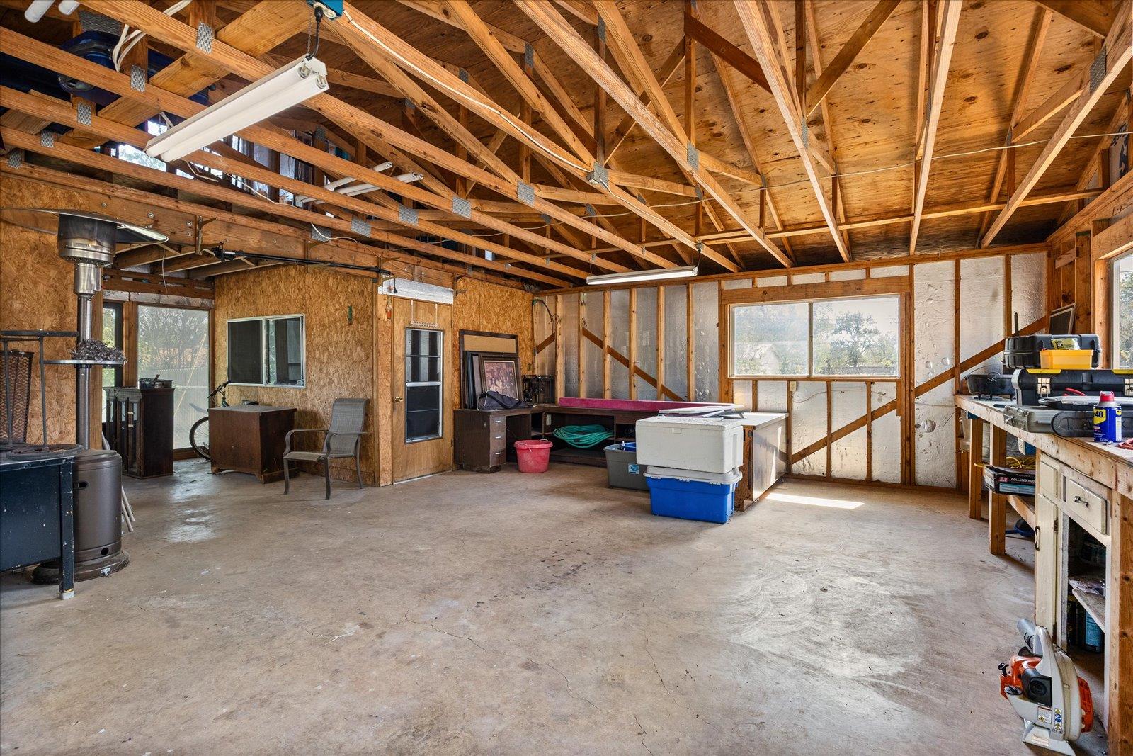 711 N Creek Rd, Comfort, TX 78013