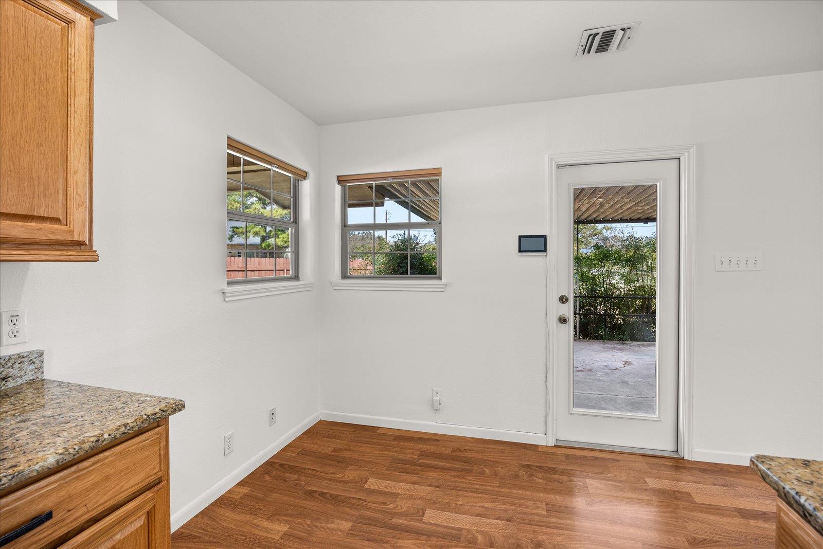 711 N Creek Rd, Comfort, TX 78013