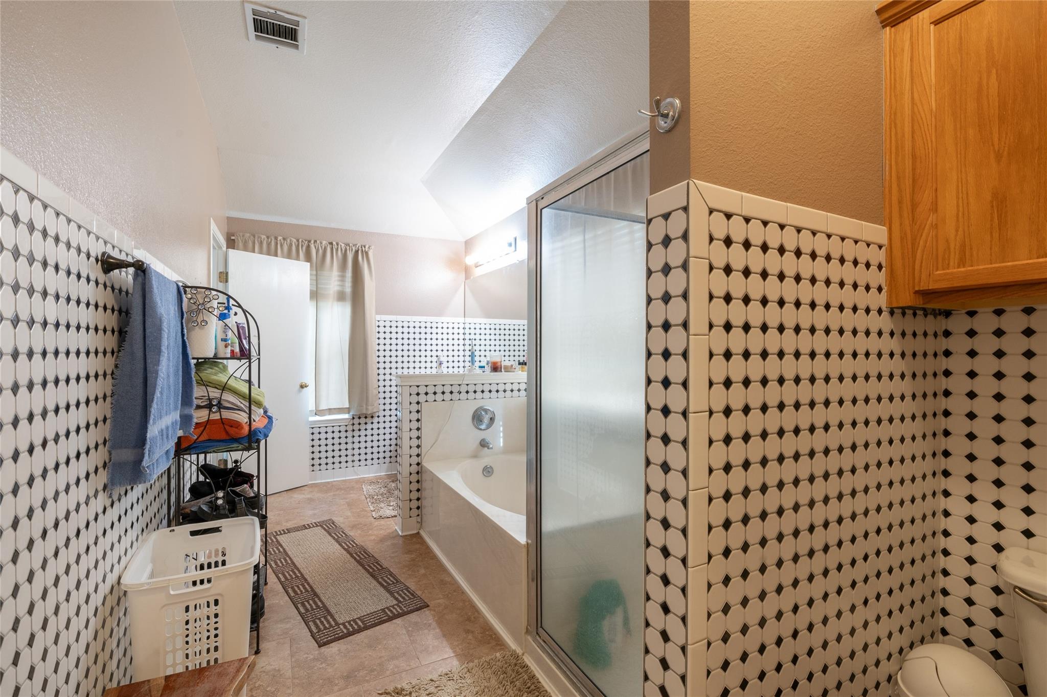 127 Meadow Way, Cedar Creek, TX 78612