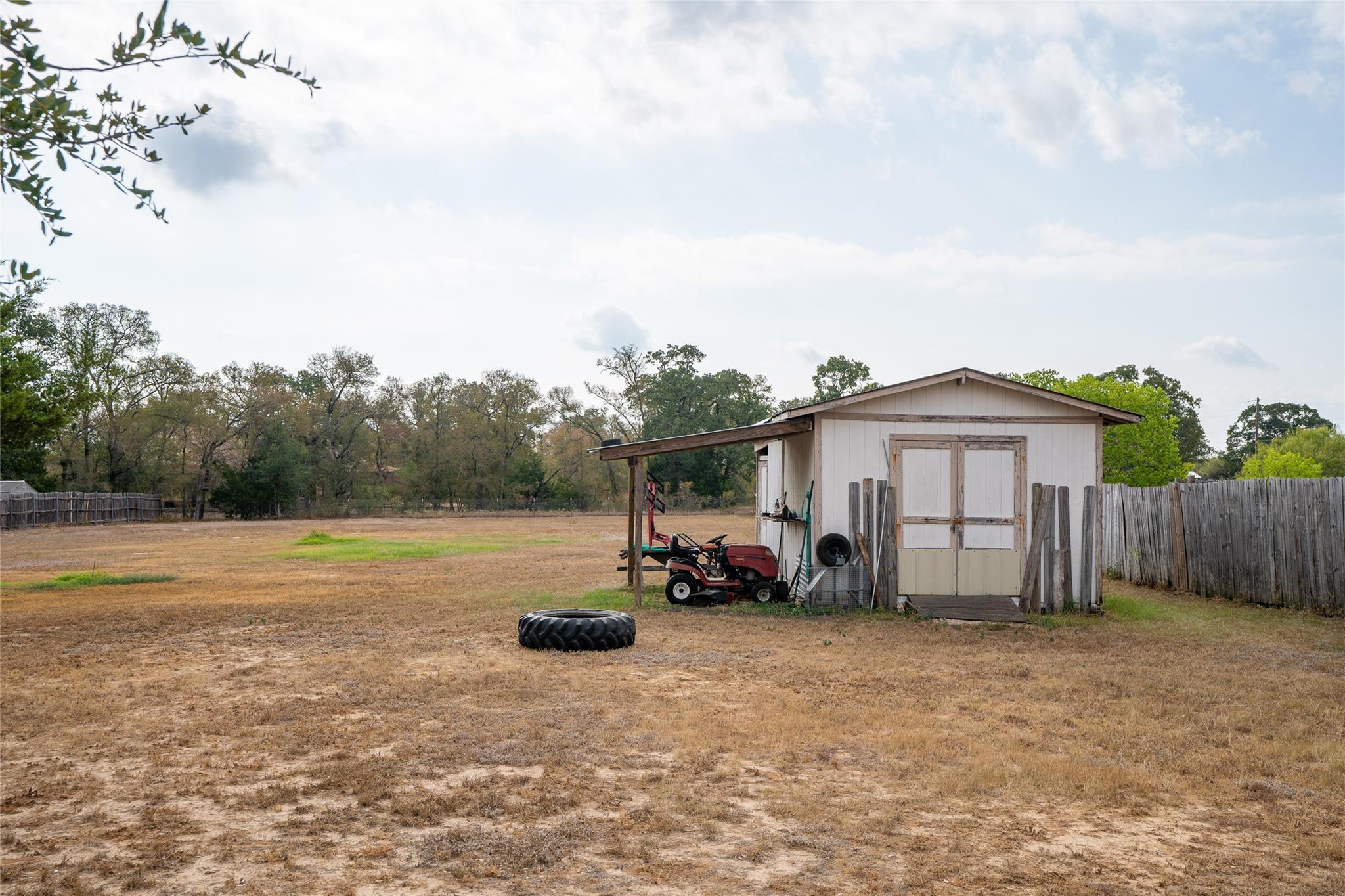 127 Meadow Way, Cedar Creek, TX 78612