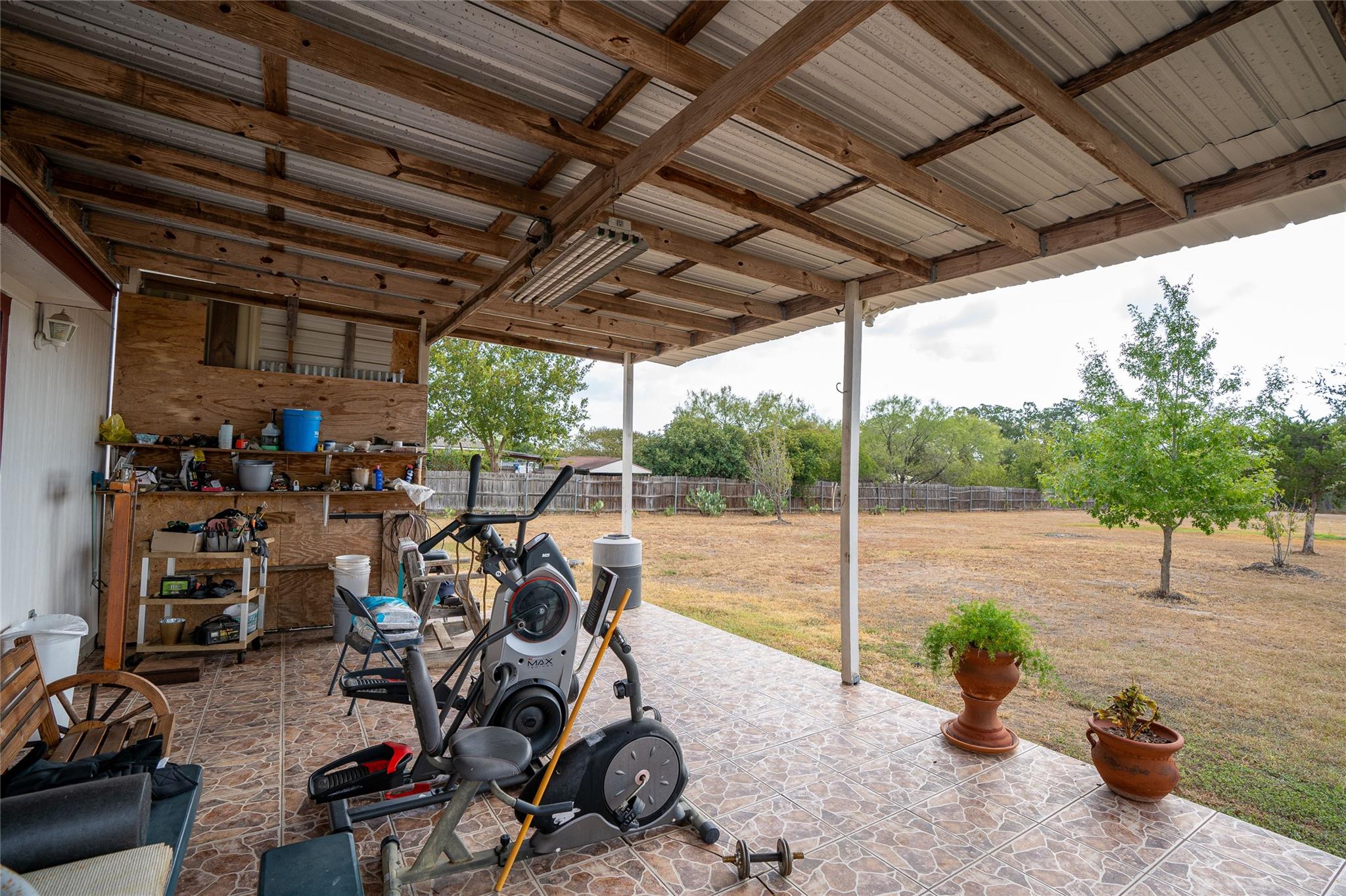 127 Meadow Way, Cedar Creek, TX 78612