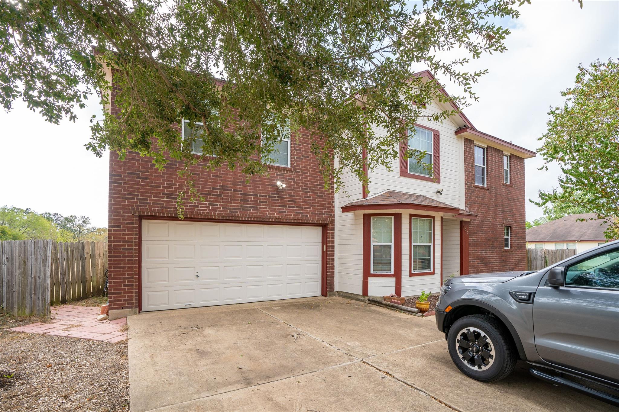 127 Meadow Way, Cedar Creek, TX 78612