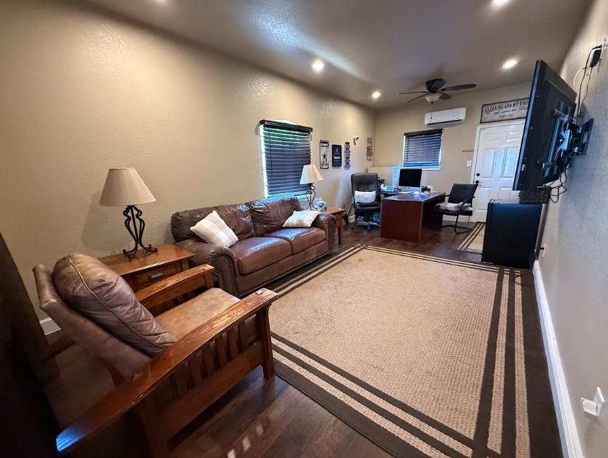 617 State Highway 123 N, Stockdale, TX 78160