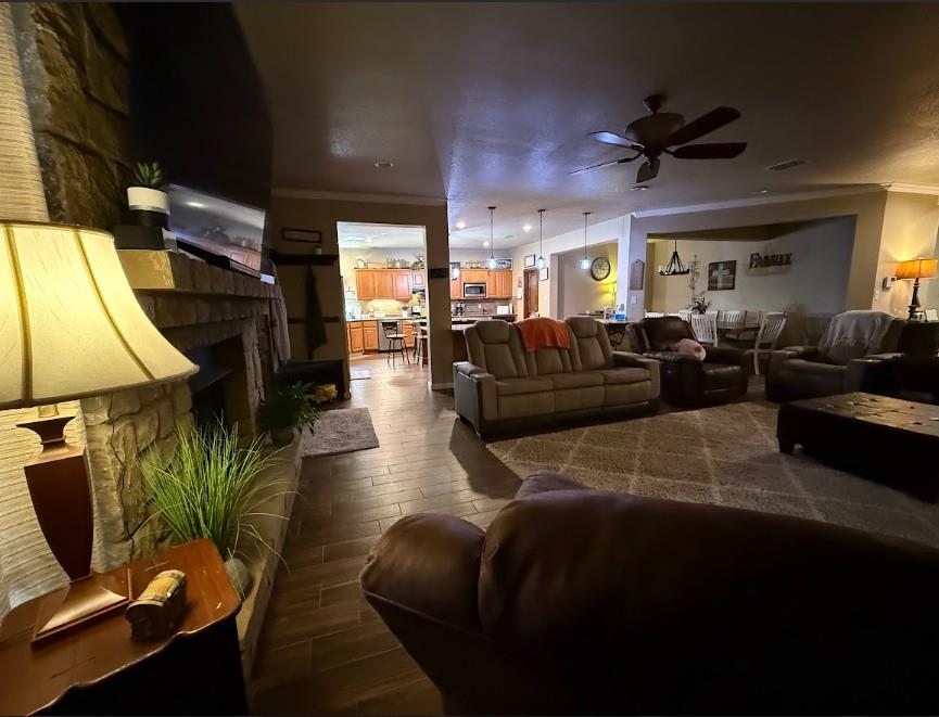 617 State Highway 123 N, Stockdale, TX 78160