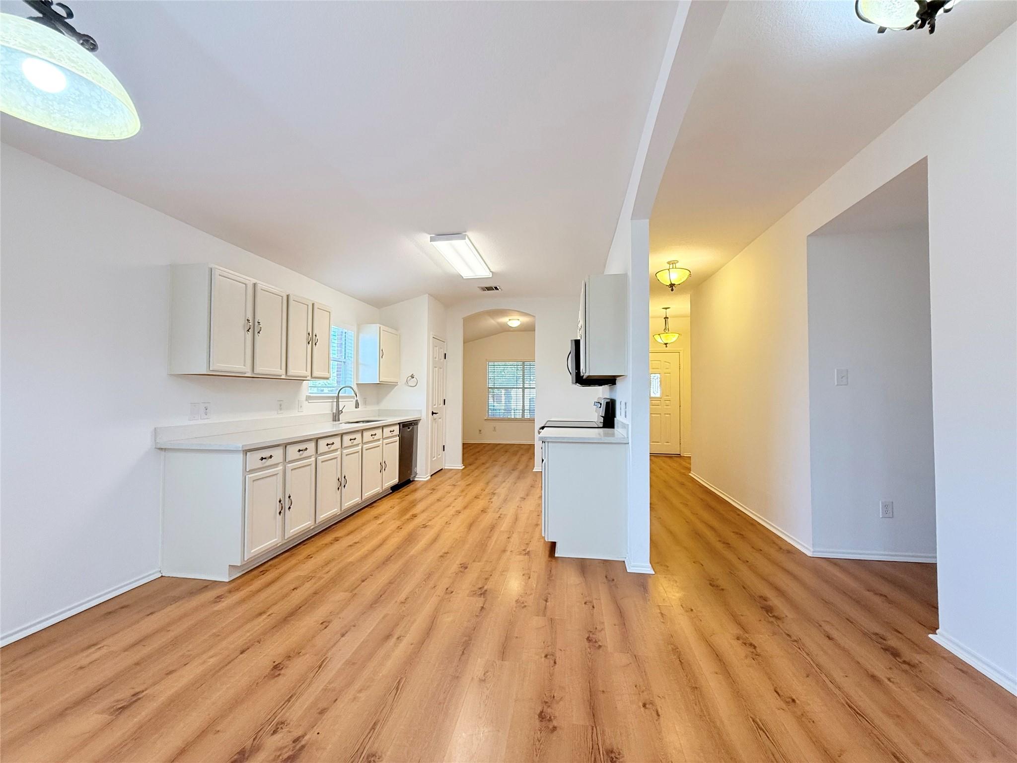 105 Carol Ave, Leander, TX 78641