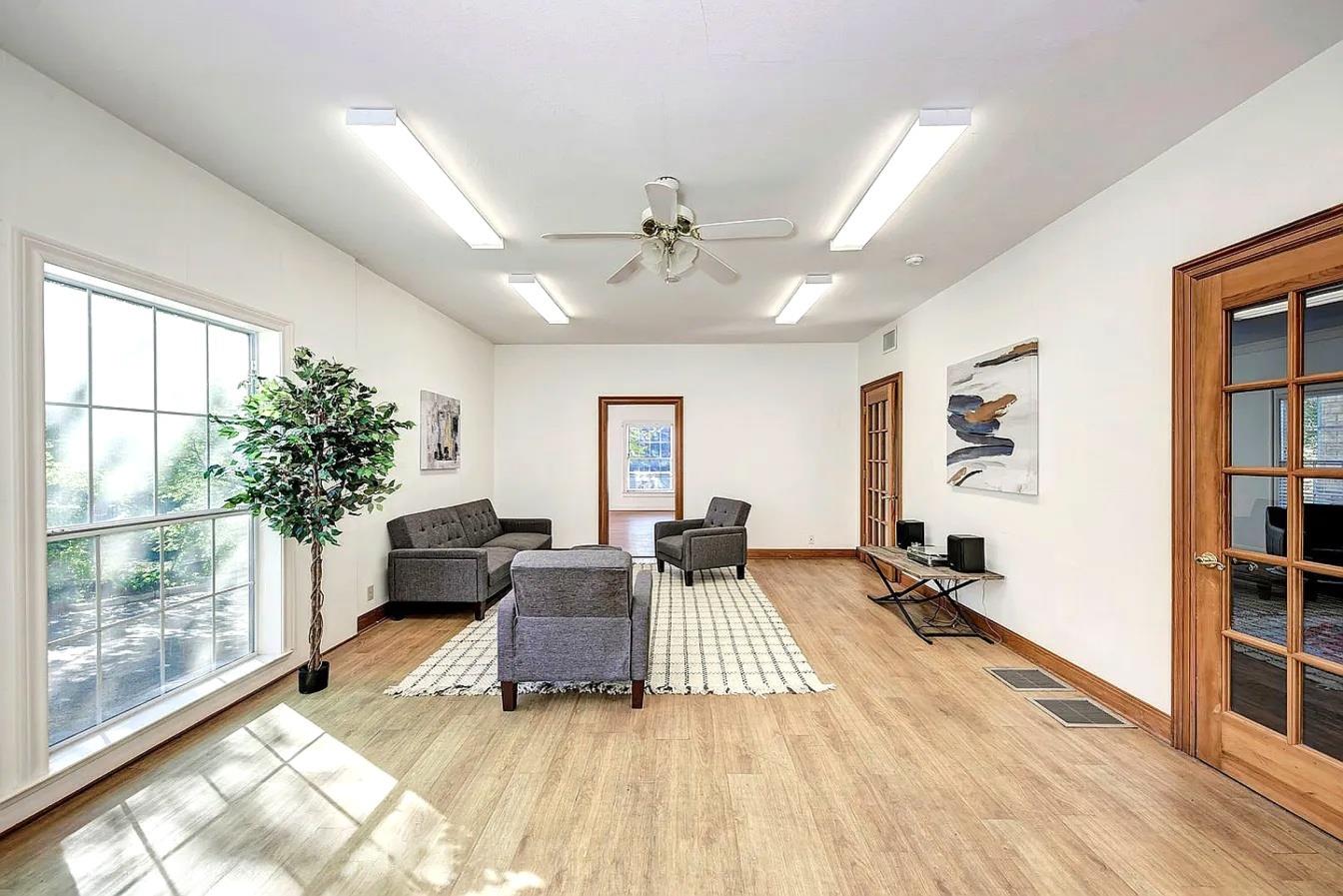 1919 Robbins Pl, Austin, TX 78705