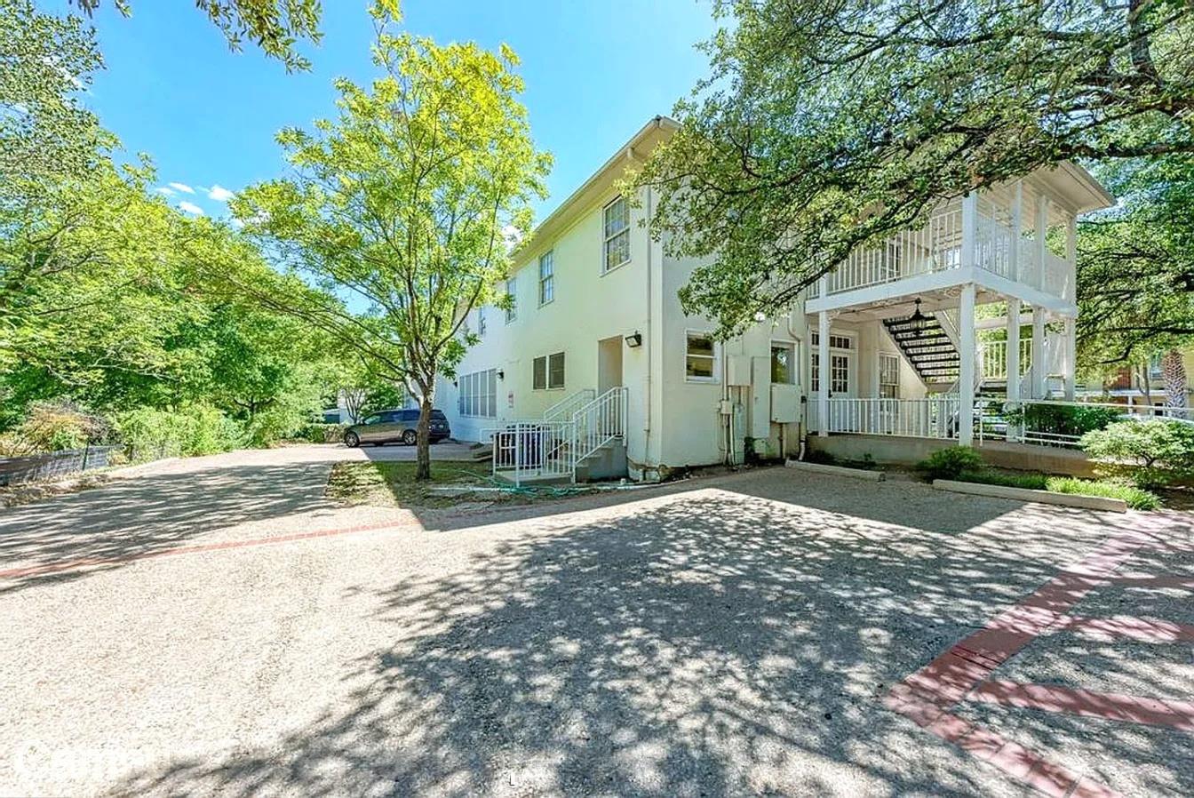 1919 Robbins Pl, Austin, TX 78705