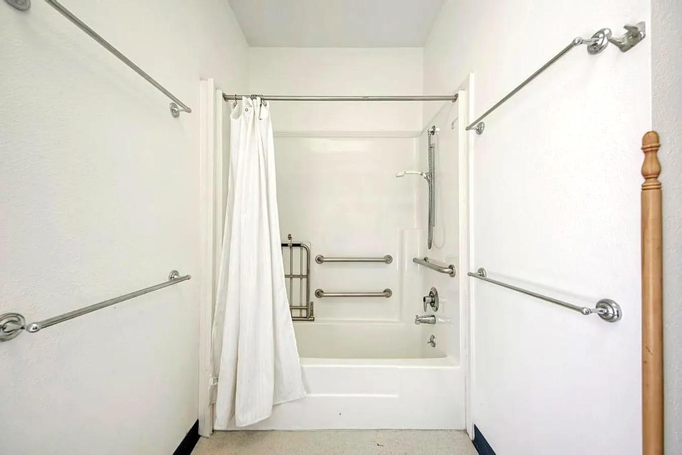 1919 Robbins Pl, Austin, TX 78705