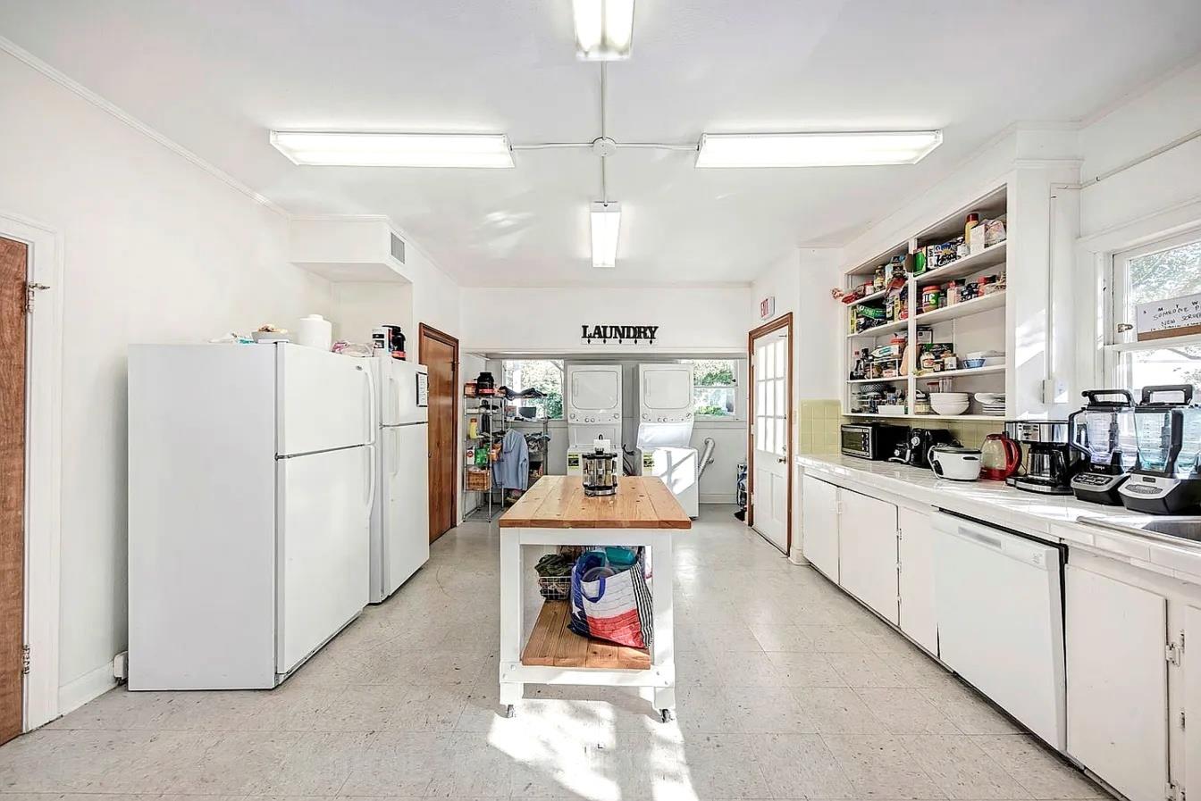 1919 Robbins Pl, Austin, TX 78705