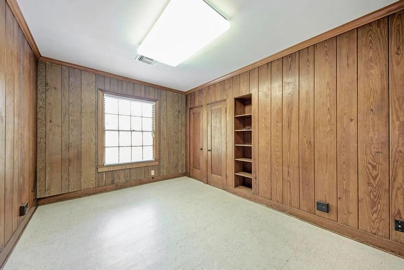 1919 Robbins Pl, Austin, TX 78705