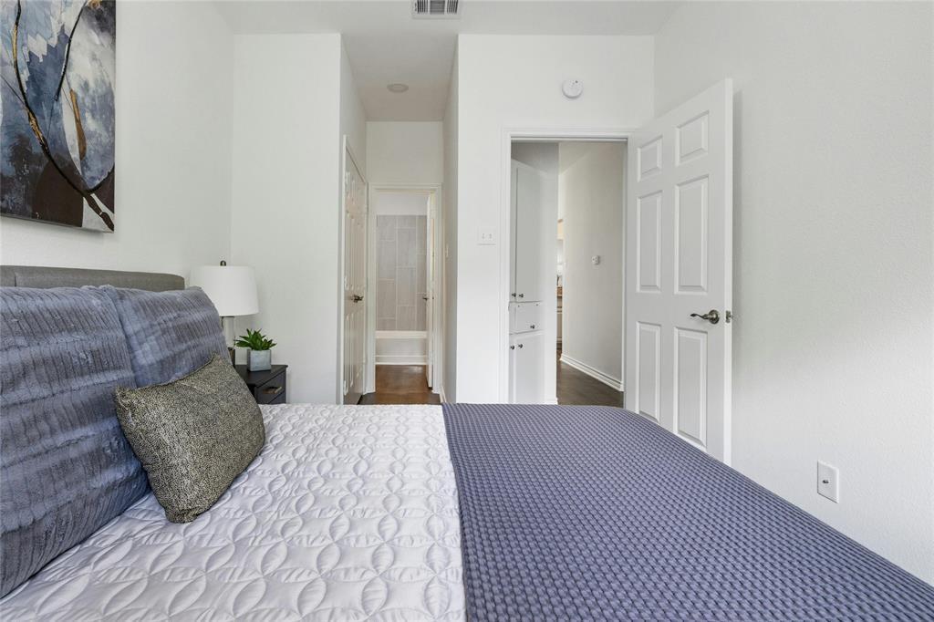 915 22nd 1/2 St W # 101, Austin, TX 78705