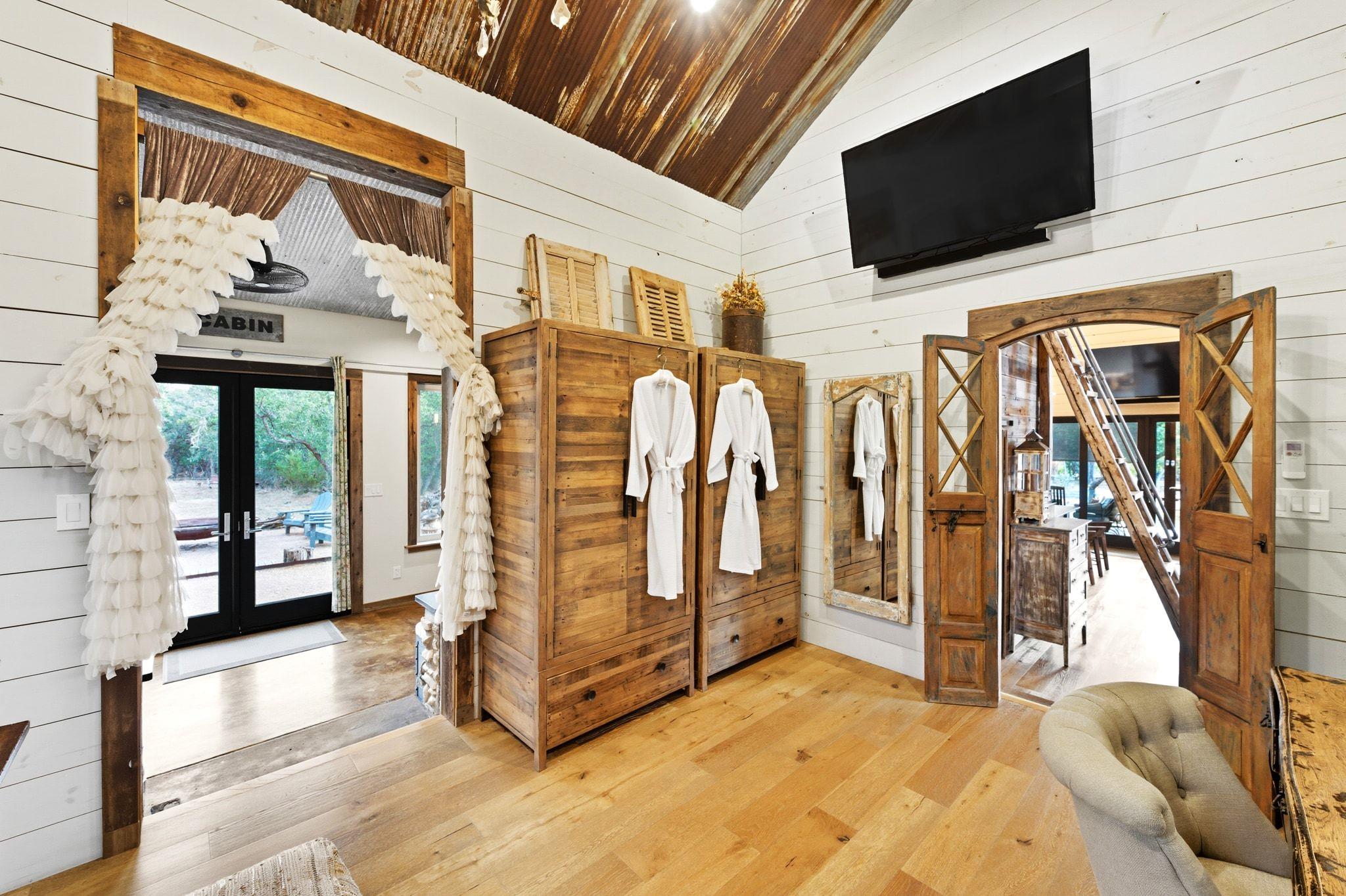 1910 Sandy Point Rd, Wimberley, TX 78676