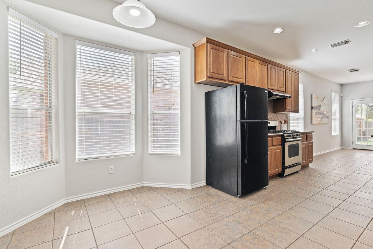 3721 Pine Needle Cir, Round Rock, TX 78681