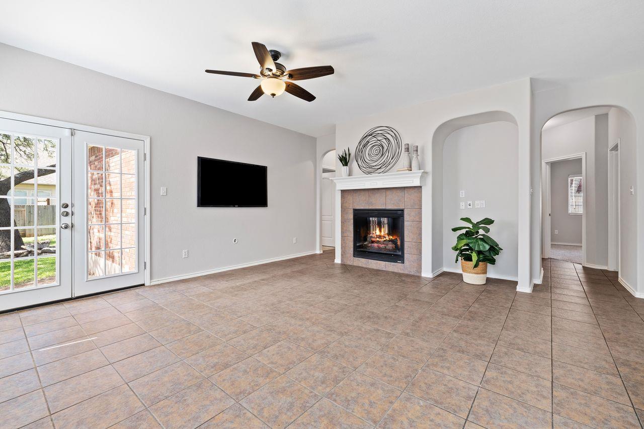 3721 Pine Needle Cir, Round Rock, TX 78681