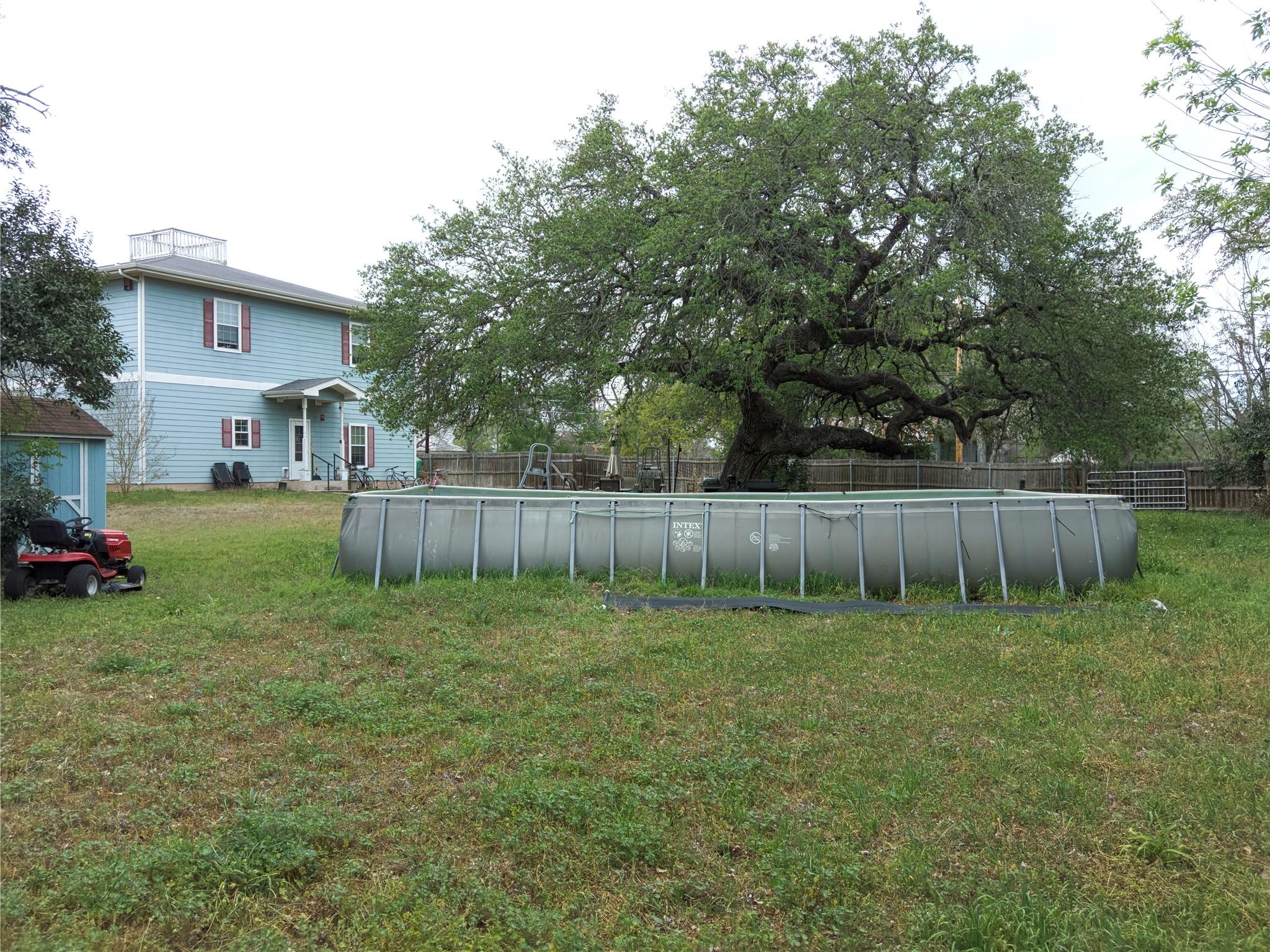 618 Pecos St, Lockhart, TX 78644