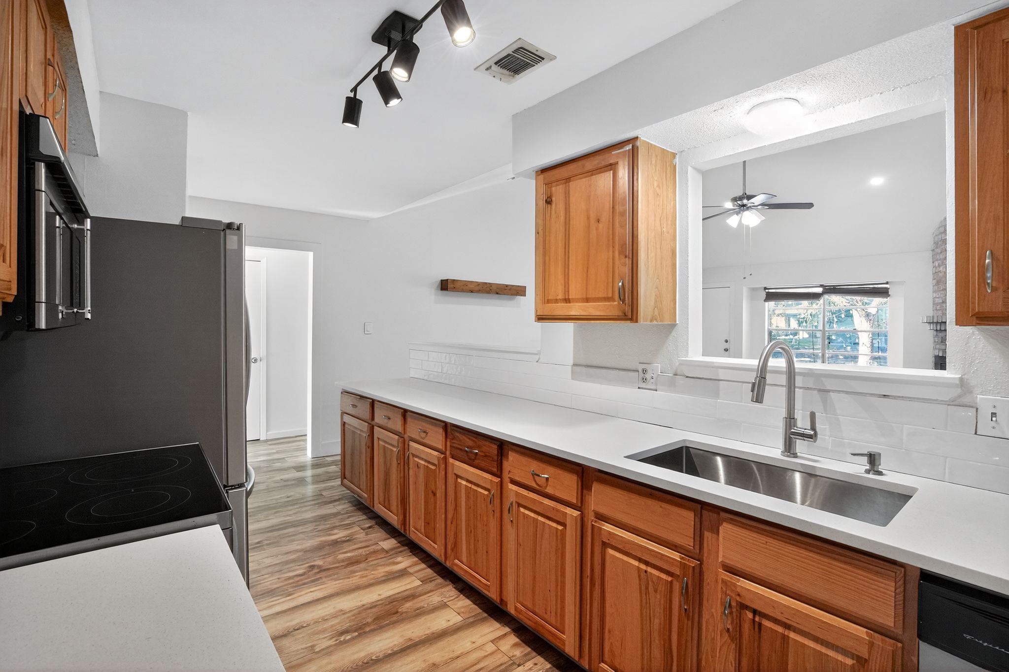 1906 W Mesa Park Dr, Round Rock, TX 78664