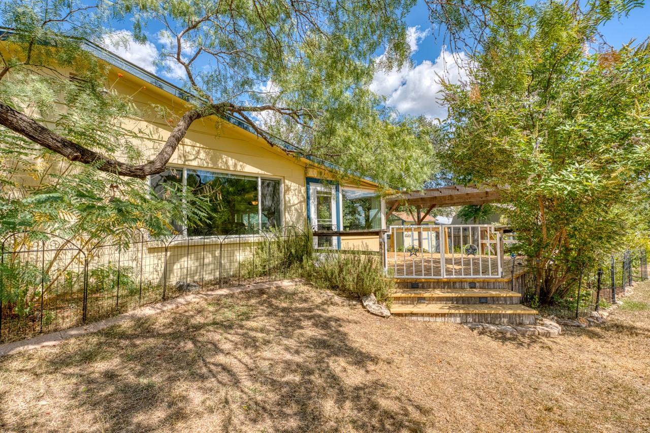 105 Hi View St, Sunrise Beach, TX 78643