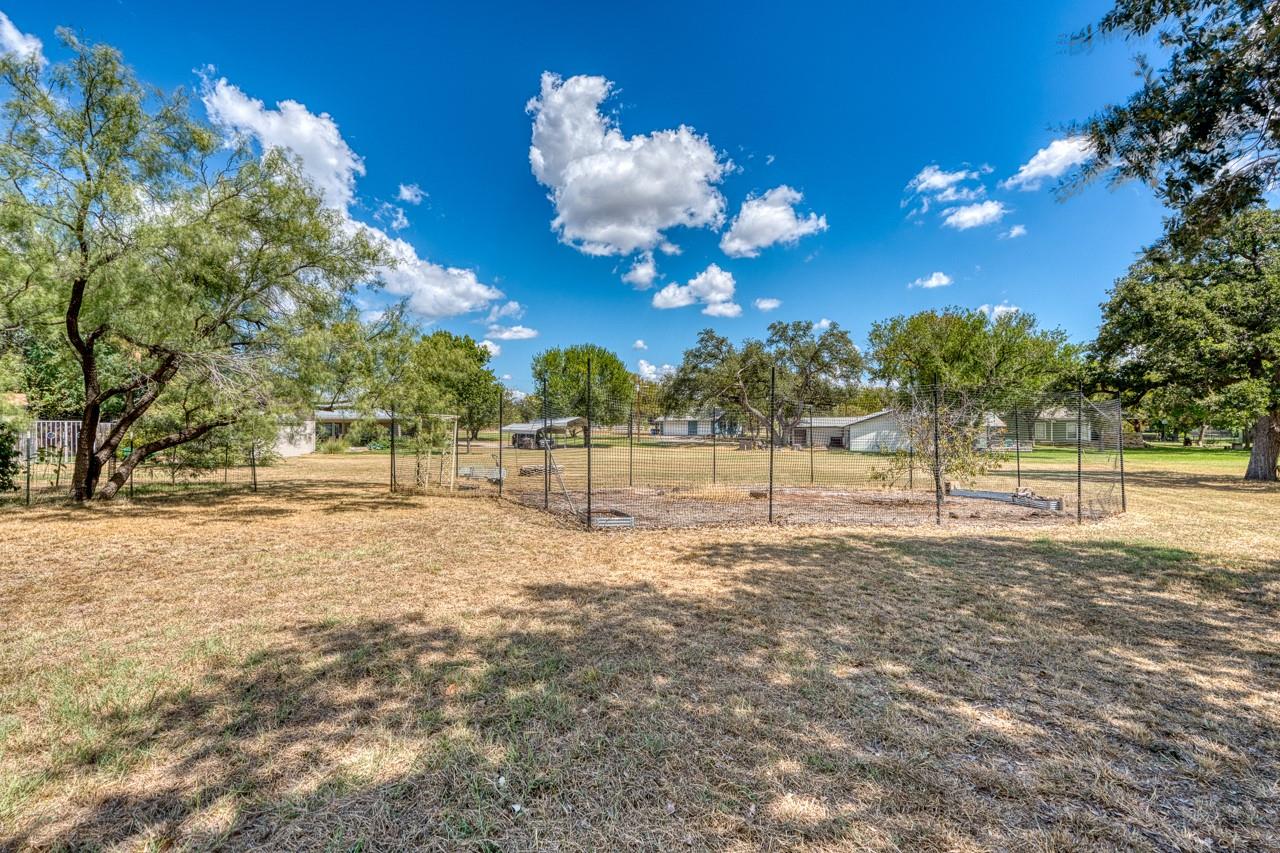 105 Hi View St, Sunrise Beach, TX 78643