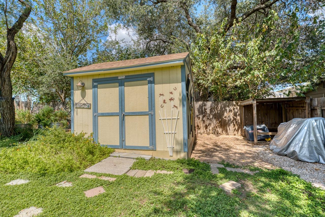 105 Hi View St, Sunrise Beach, TX 78643