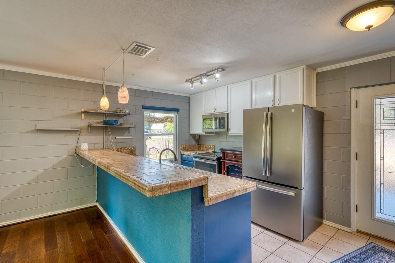 105 Hi View St, Sunrise Beach, TX 78643