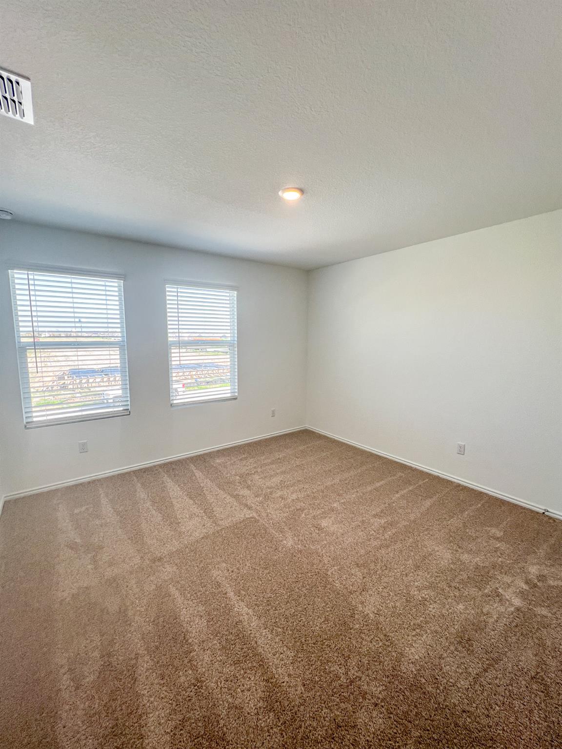 254 The Bad Way, Jarrell, TX 76537