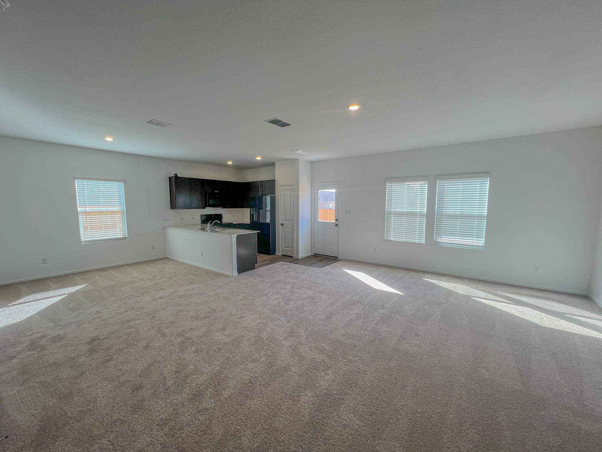 254 The Bad Way, Jarrell, TX 76537