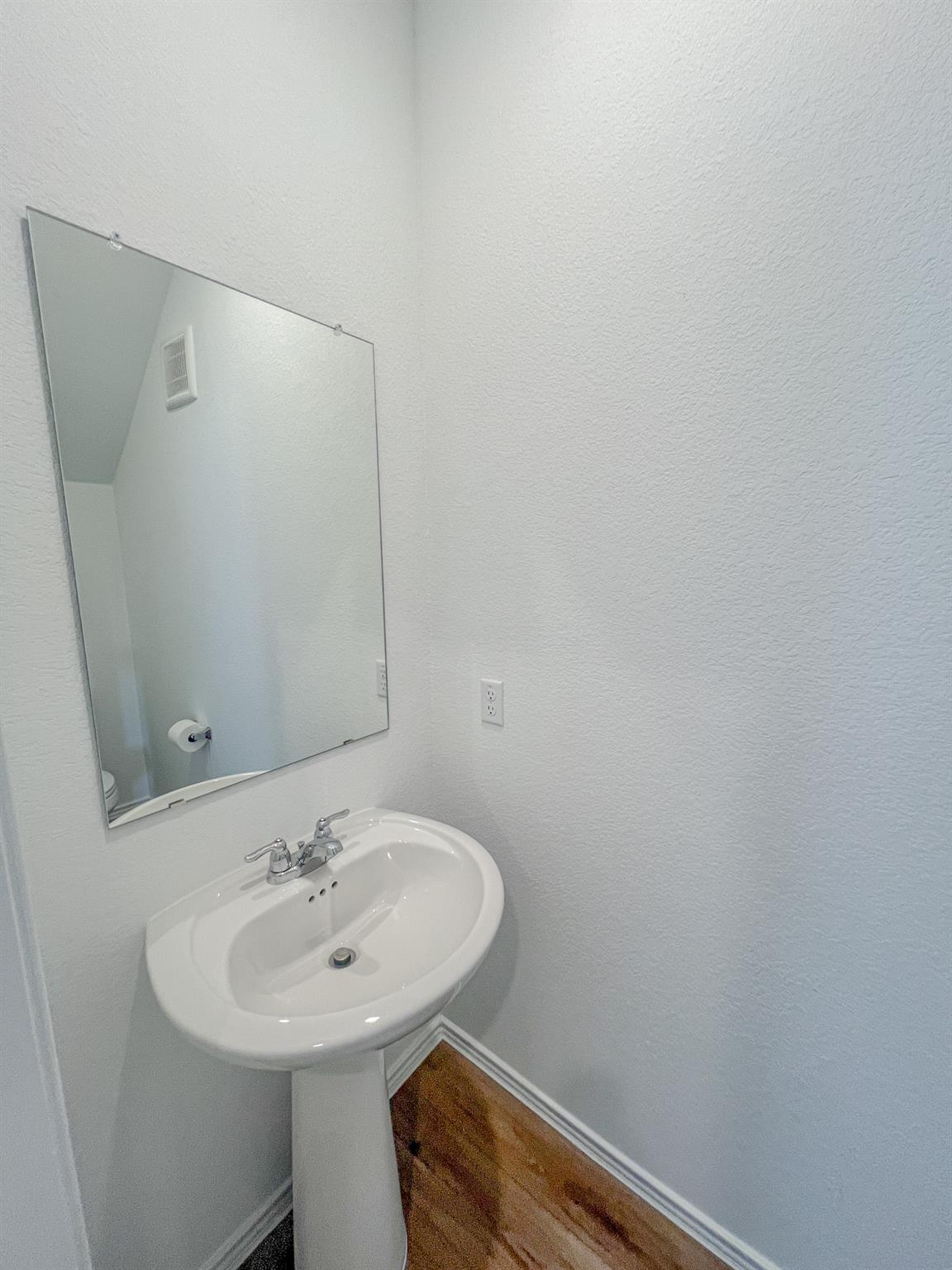 254 The Bad Way, Jarrell, TX 76537