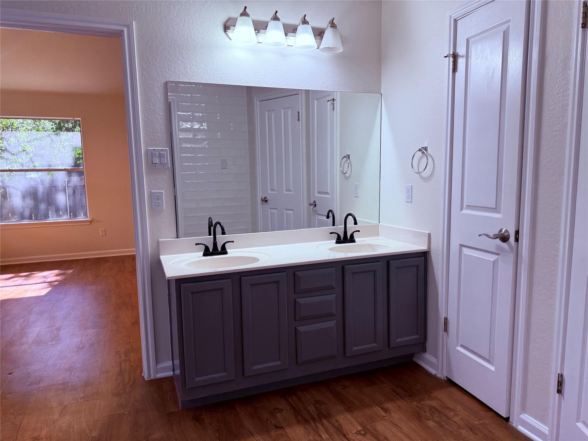 4617 Moose Dr, Austin, TX 78749