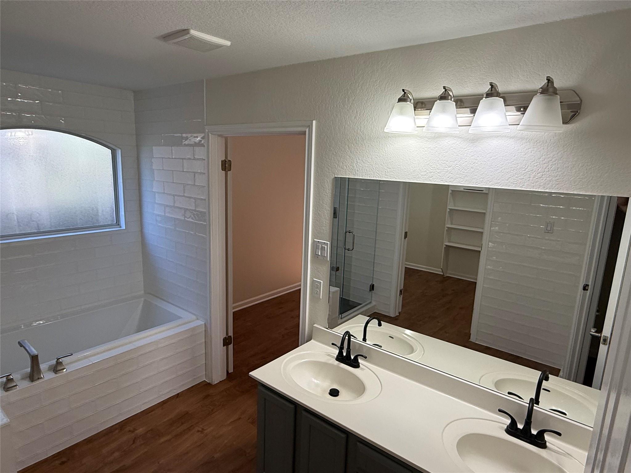 4617 Moose Dr, Austin, TX 78749