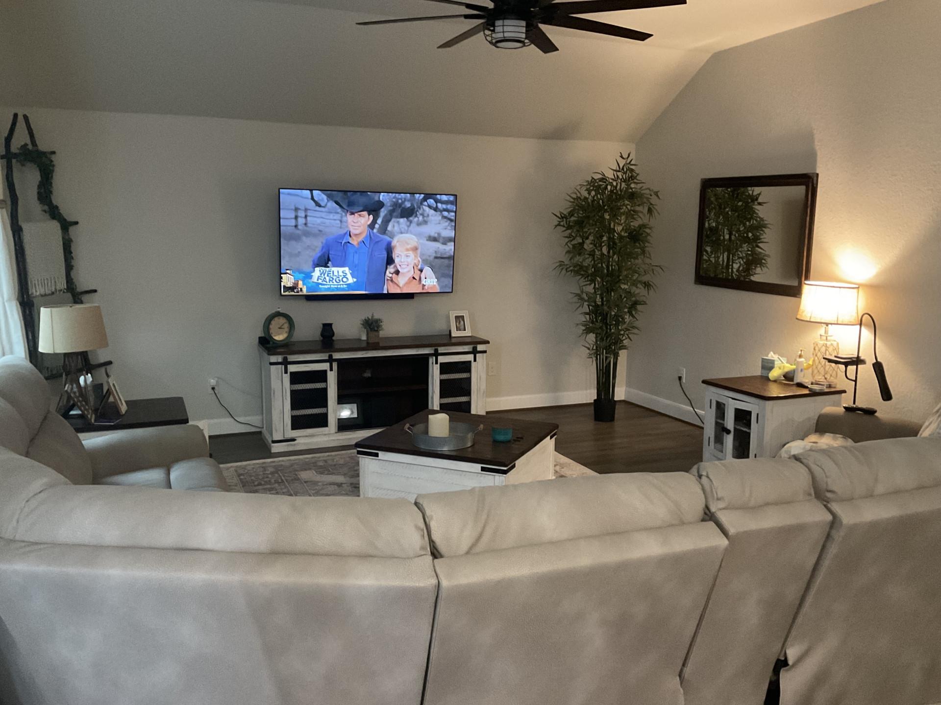 905 Academy Oaks Dr, San Marcos, TX 78666