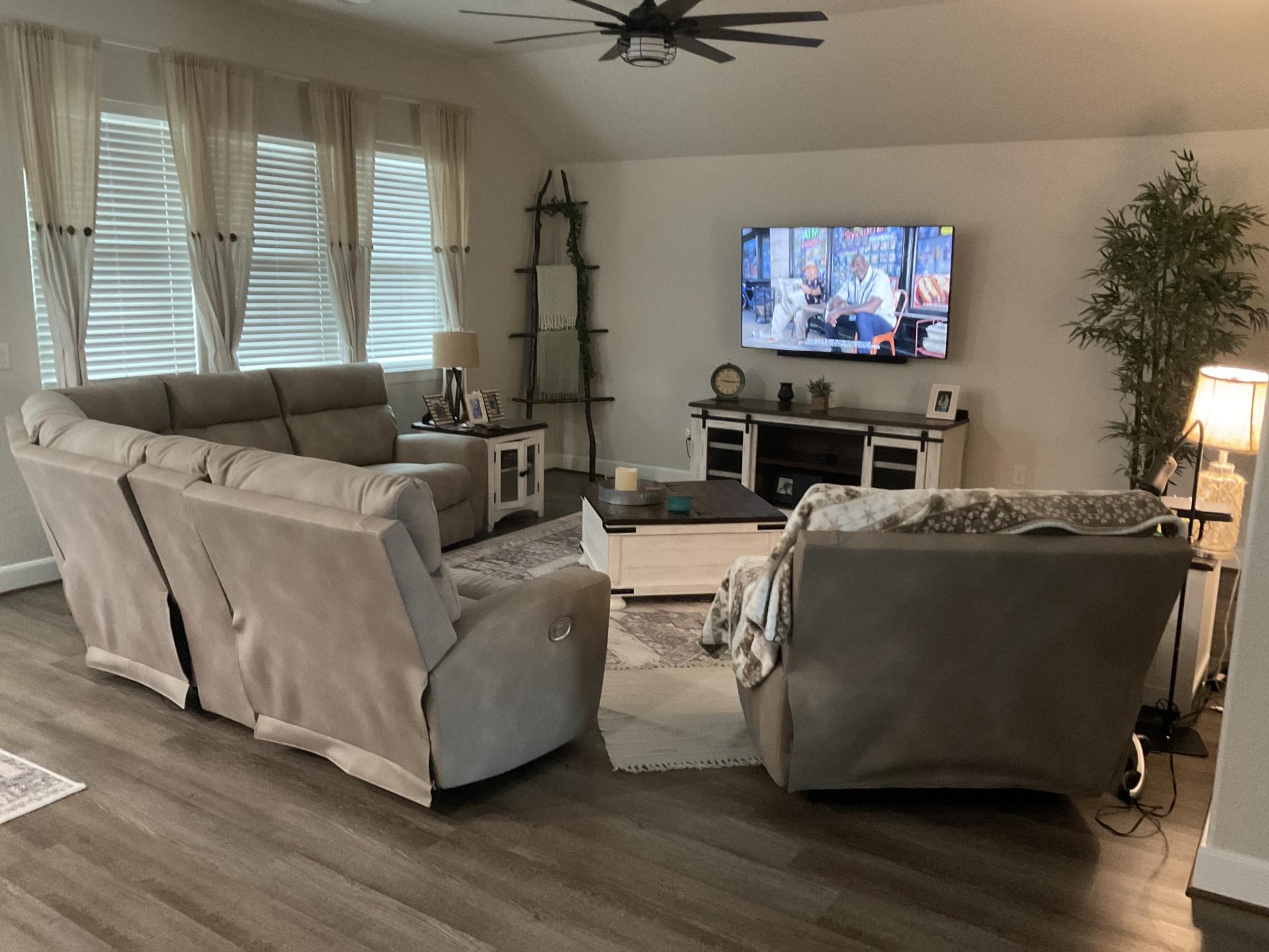 905 Academy Oaks Dr, San Marcos, TX 78666