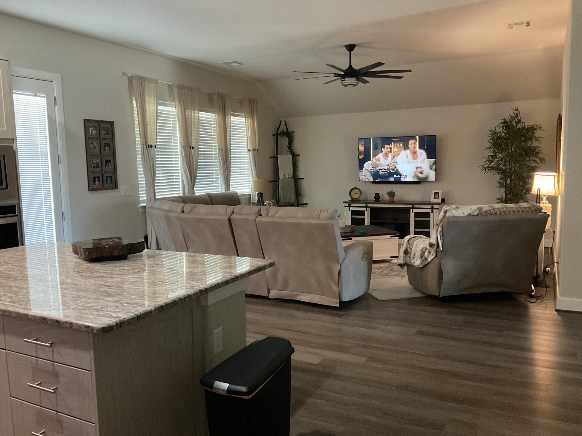 905 Academy Oaks Dr, San Marcos, TX 78666