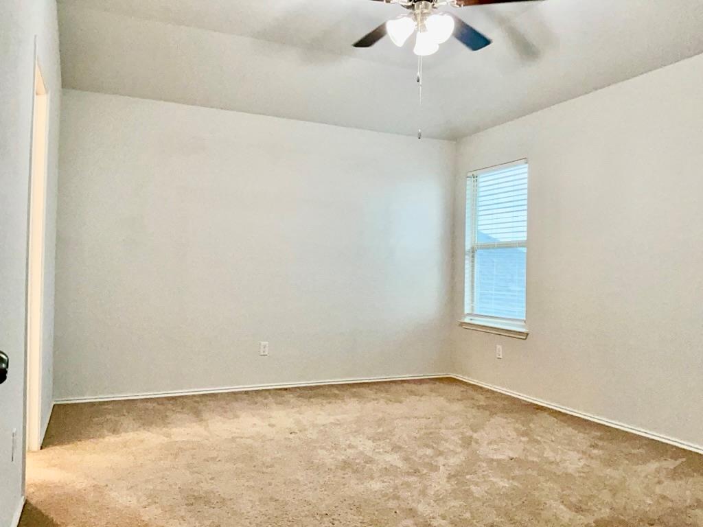 184 Beth Ann Loop, Taylor, TX 76574