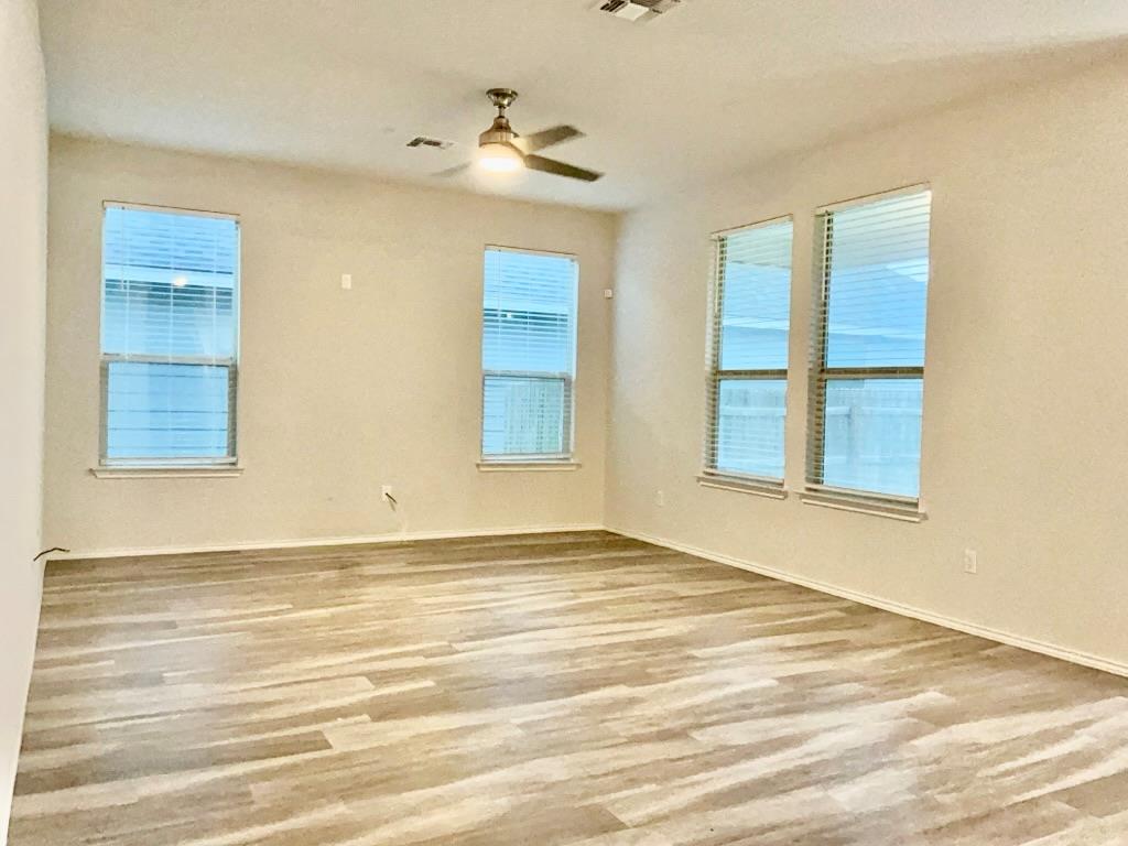 184 Beth Ann Loop, Taylor, TX 76574