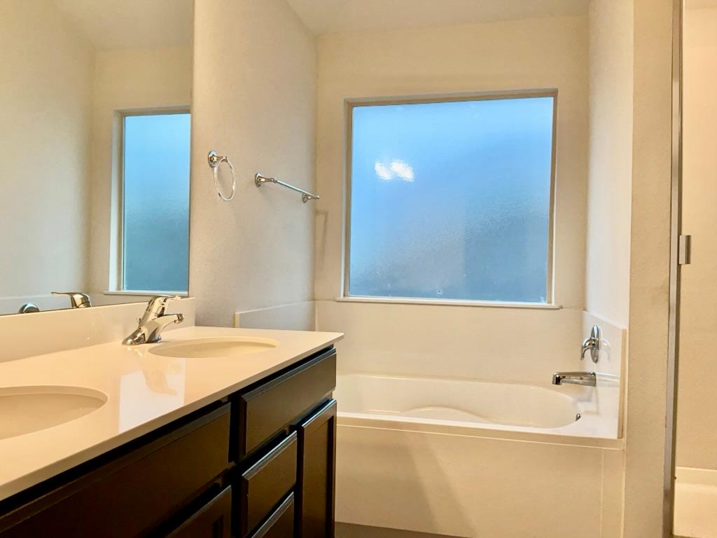 184 Beth Ann Loop, Taylor, TX 76574