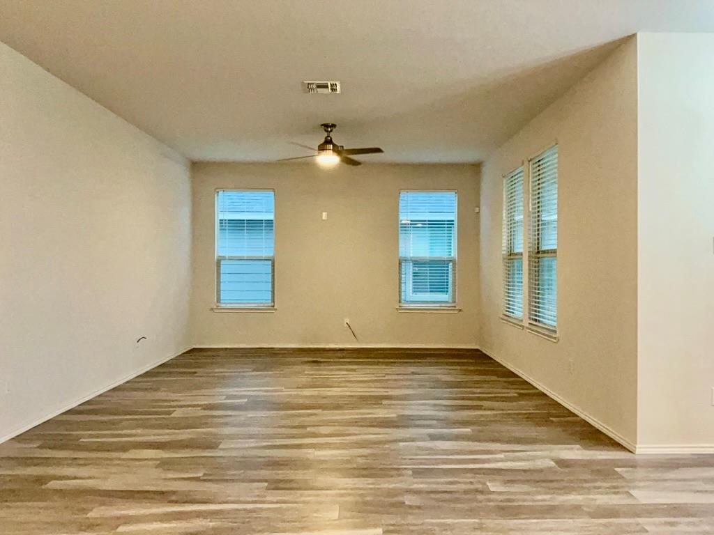 184 Beth Ann Loop, Taylor, TX 76574