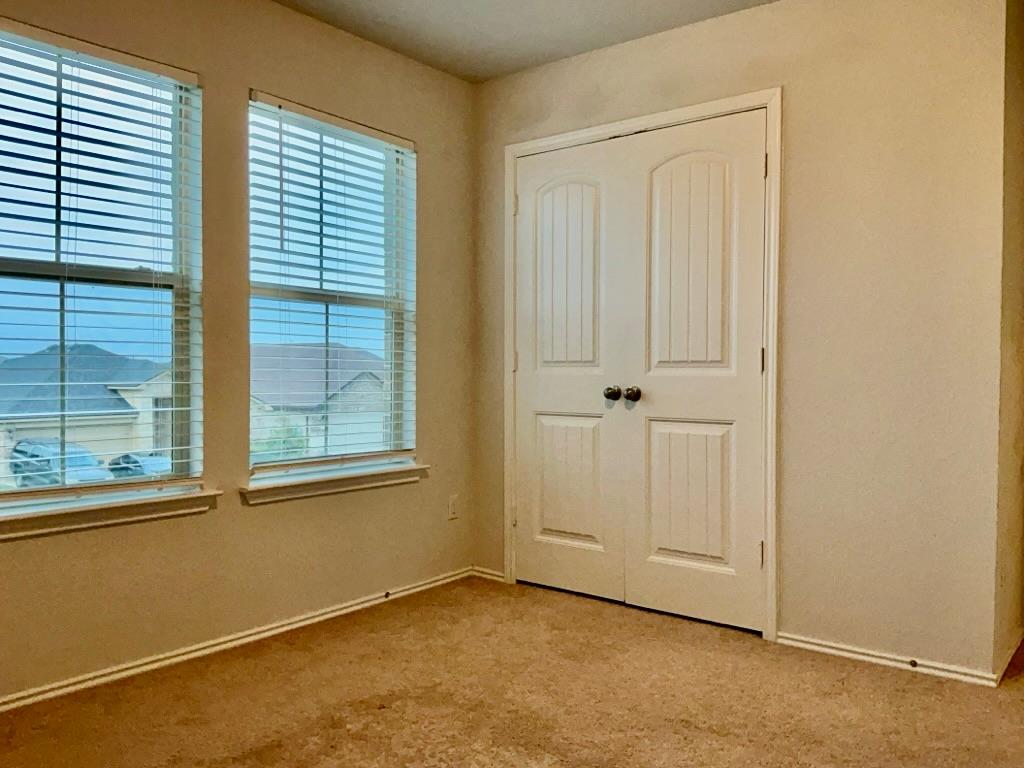 184 Beth Ann Loop, Taylor, TX 76574