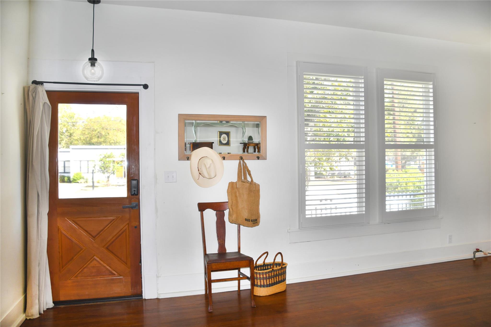 623 Walnut St, Columbus, TX 78934