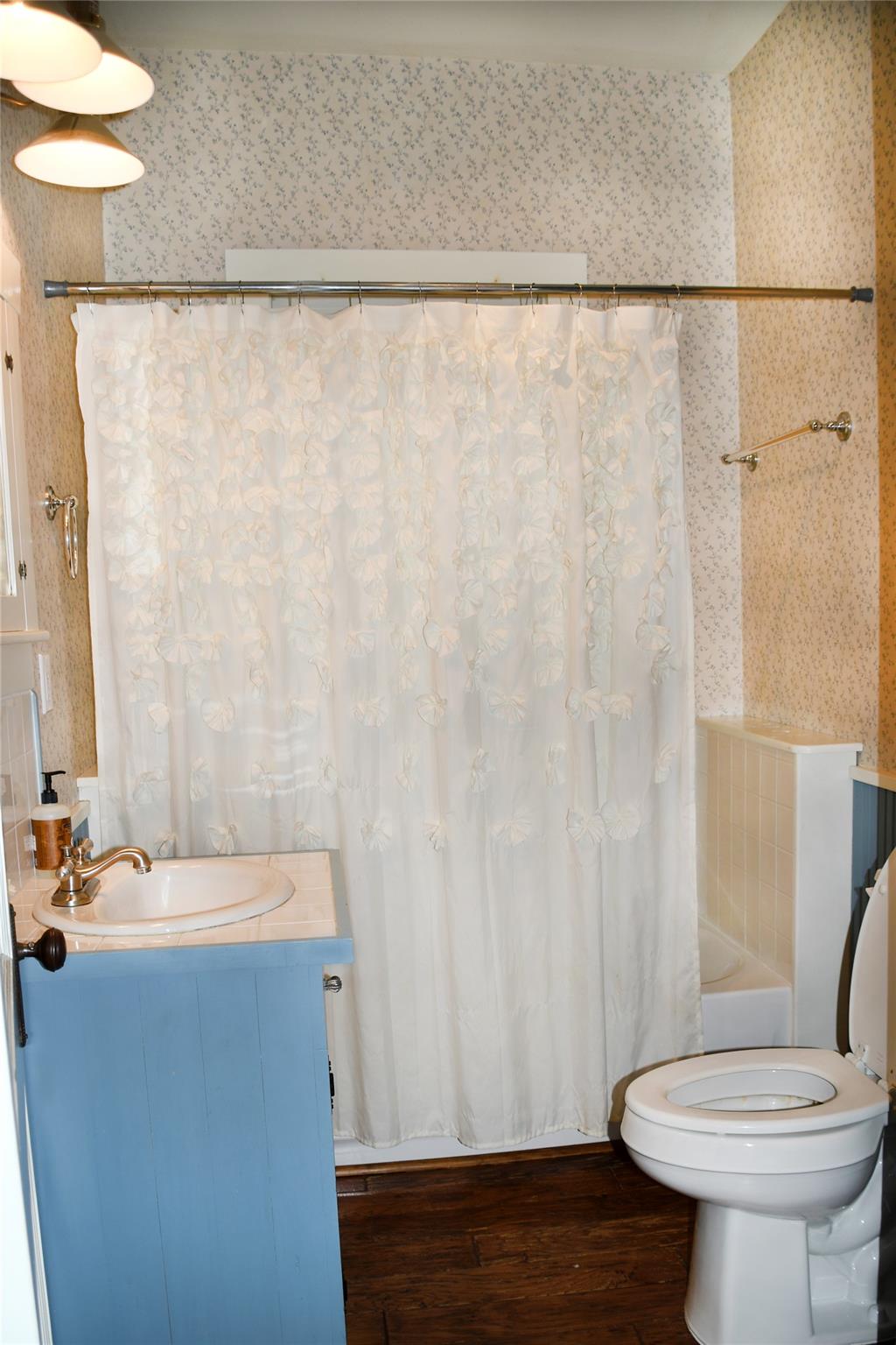 623 Walnut St, Columbus, TX 78934