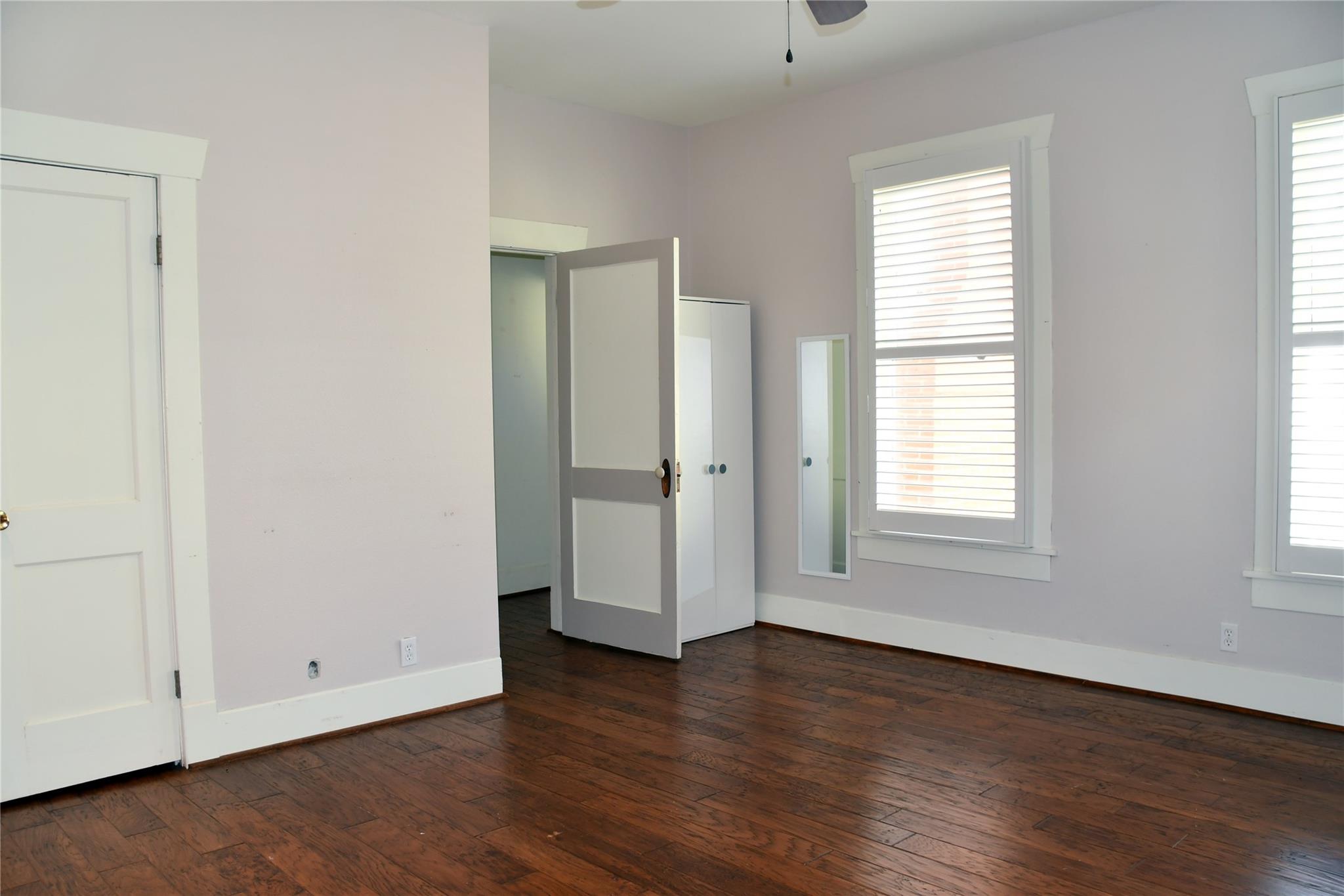 623 Walnut St, Columbus, TX 78934