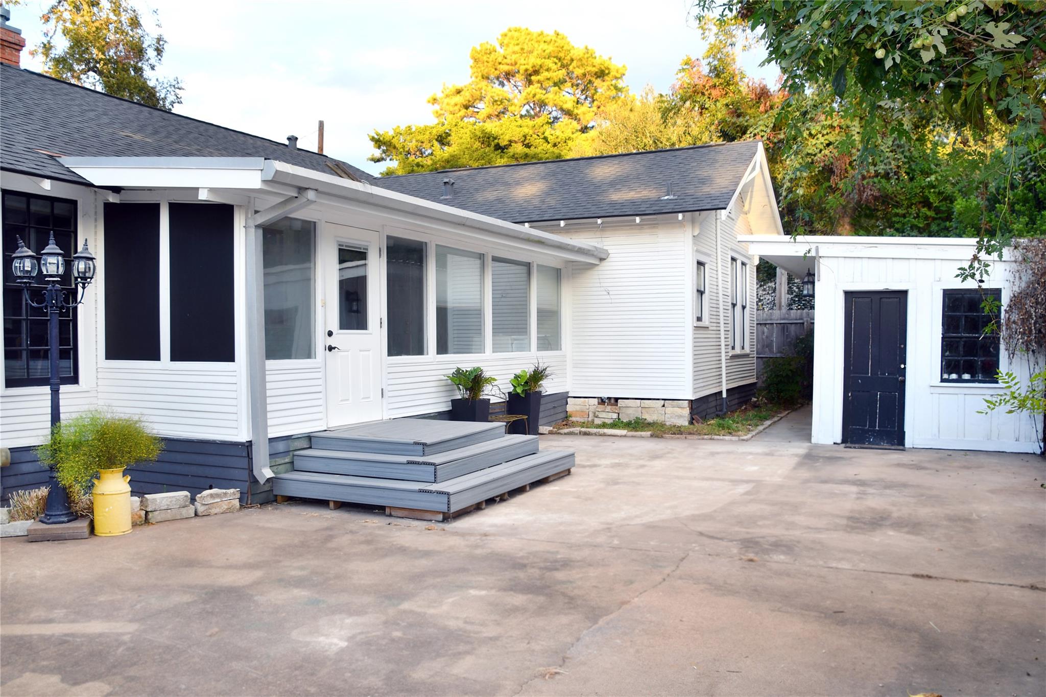 623 Walnut St, Columbus, TX 78934