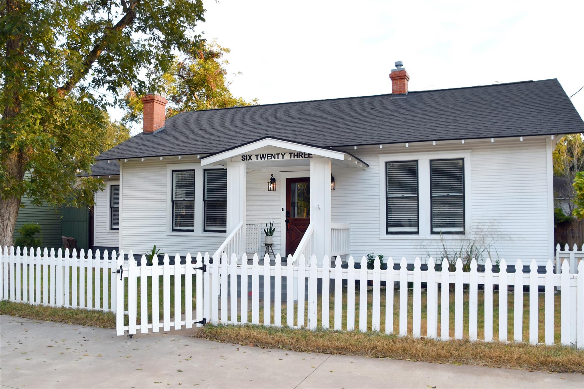 623 Walnut St, Columbus, TX 78934